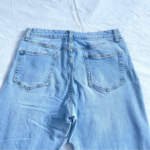 Wild Fable High Rise Distressed Mom Jean - 10 - Picture 3 of 7